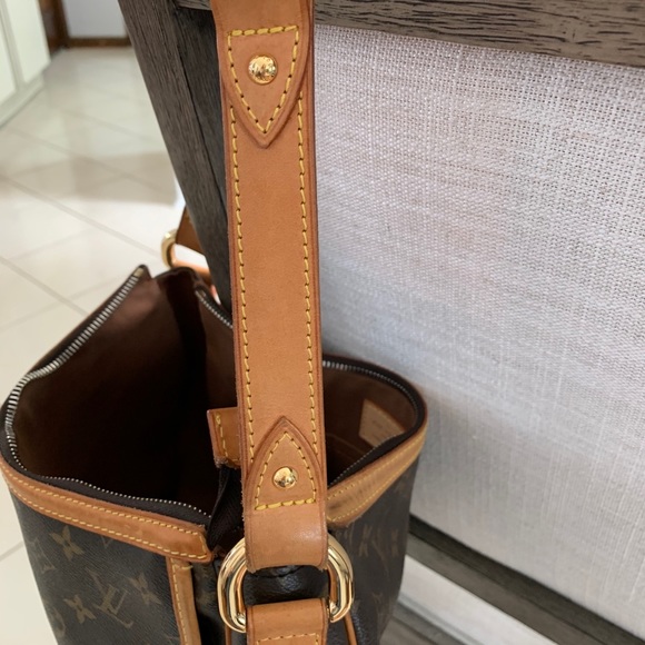 Louis Vuitton Tulum. Great condition. - Picture 6 of 11